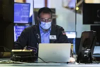 Giao dịch chứng khoán khối ngoại ngày 18/2: Tiếp tục mua ròng gần 600 tỷ đồng, tâm điểm là HPG